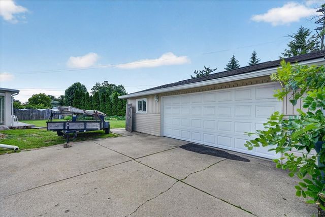245 Roseland Drive, Canton, MI 48187
