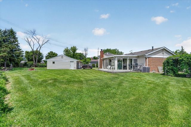 245 Roseland Drive, Canton, MI 48187