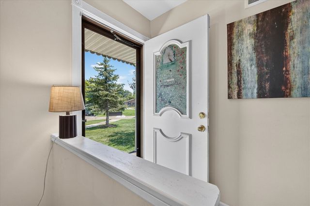 245 Roseland Drive, Canton, MI 48187