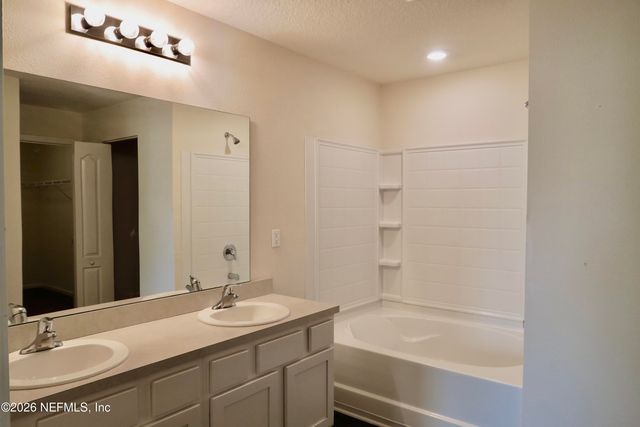 3577 TWIN FALLS Drive, Green Cove Springs, FL 32043