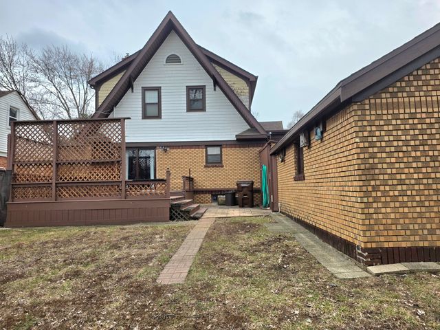 2215 Benderwirt Avenue, Rockford, IL 61103