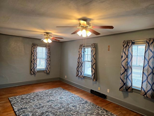 2215 Benderwirt Avenue, Rockford, IL 61103