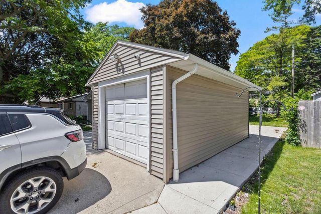 3733 N 60th STREET, Milwaukee, WI 53216