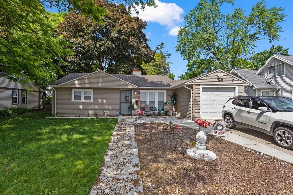3733 N 60th STREET, Milwaukee, WI 53216