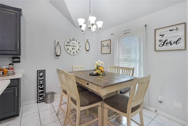 1317 Dacki Avenue, Dallas, TX 75211