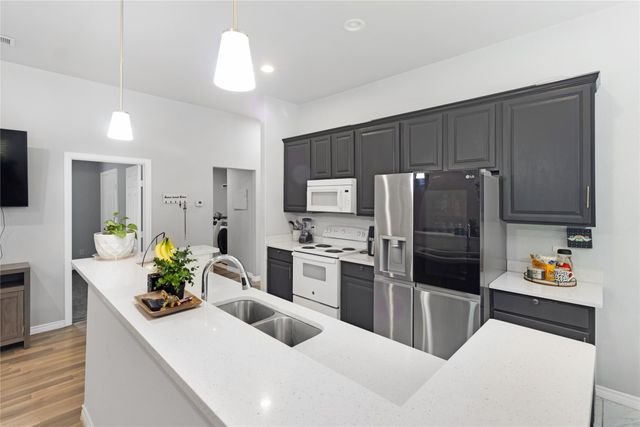 1317 Dacki Avenue, Dallas, TX 75211