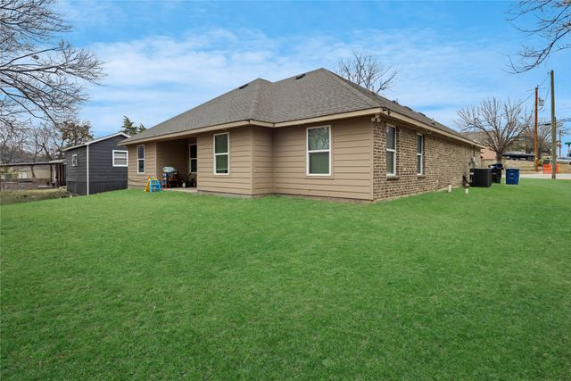 1317 Dacki Avenue, Dallas, TX 75211