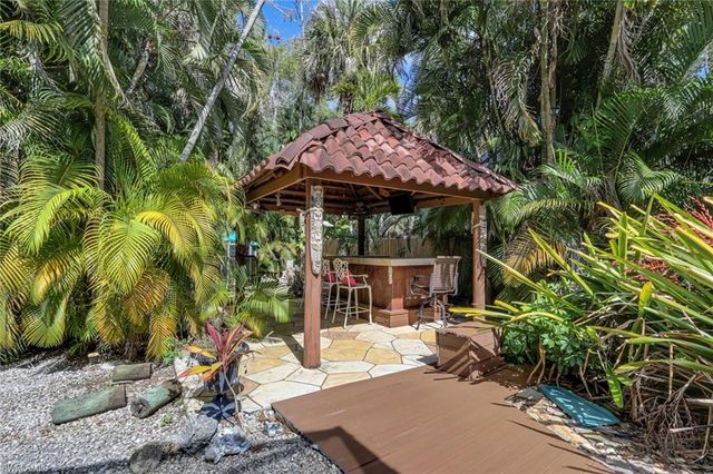 4275 11th AVE SW, Naples, FL 34116