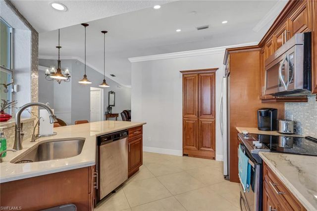 4275 11th AVE SW, Naples, FL 34116