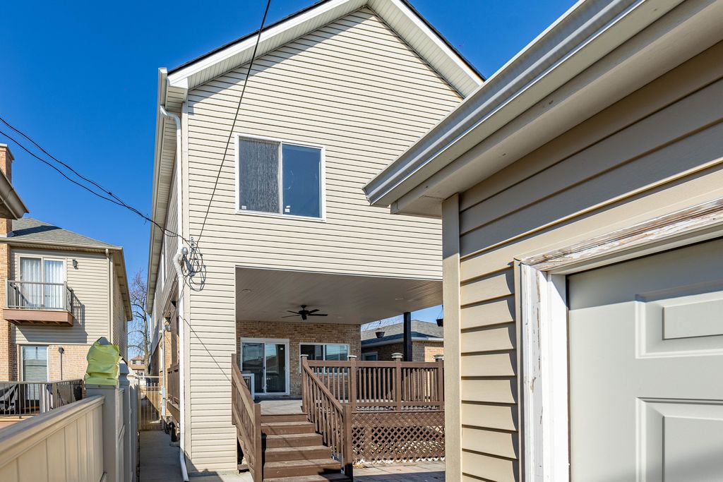 Image 24 of property listing at 6119 W 55th Street, Chicago, IL 60638
