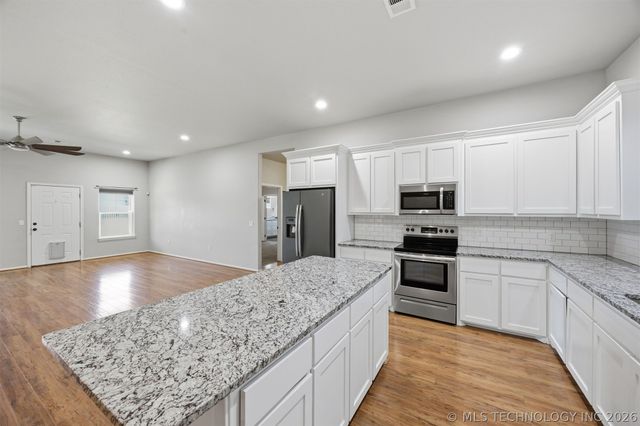 5447 Roadrunner Drive, Durant, OK 74701