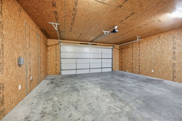 5447 Roadrunner Drive, Durant, OK 74701