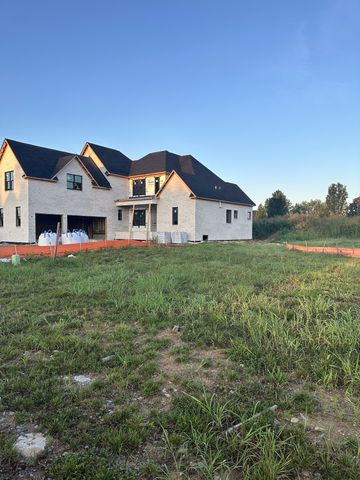 444 Bell Lake Rd, Gallatin, TN 37066