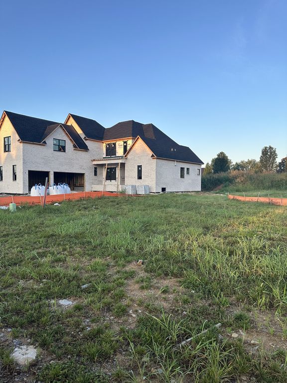 444 Bell Lake Rd, Gallatin, TN 37066