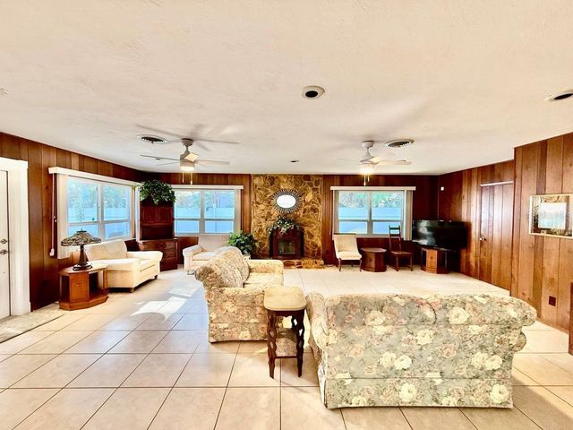 9970 54TH AVENUE N, St Petersburg, FL 33708