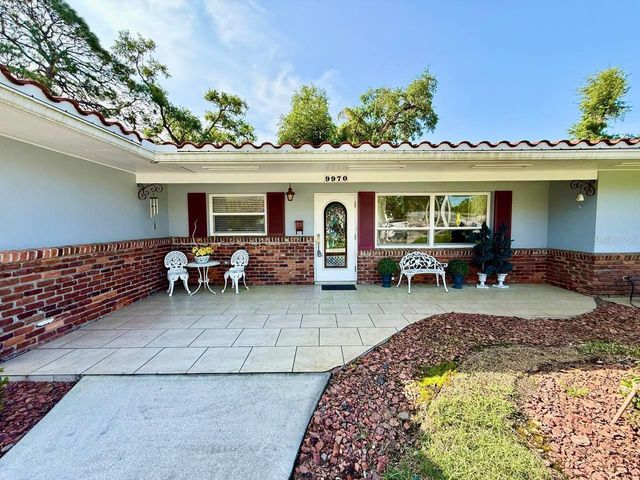 9970 54TH AVENUE N, St Petersburg, FL 33708