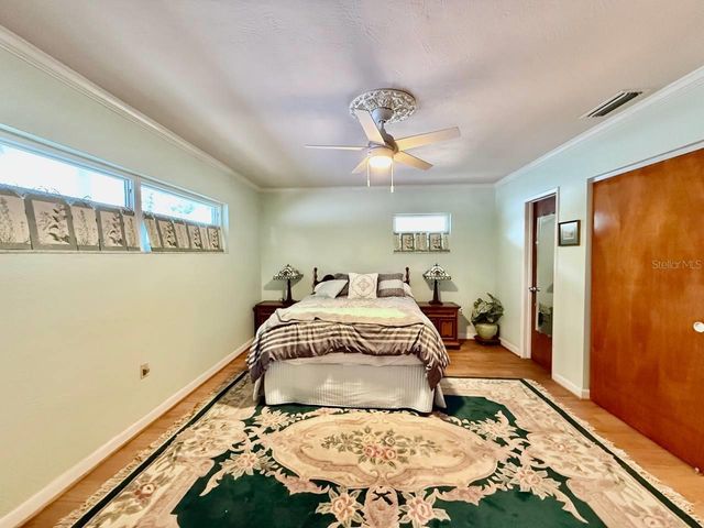 9970 54TH AVENUE N, St Petersburg, FL 33708