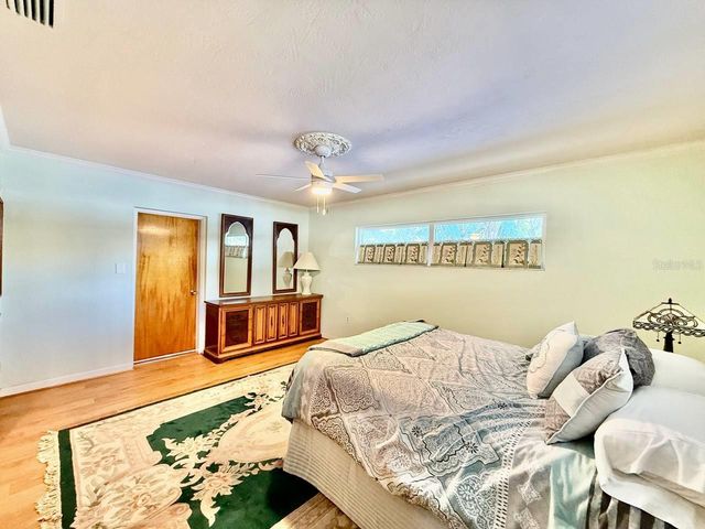 9970 54TH AVENUE N, St Petersburg, FL 33708