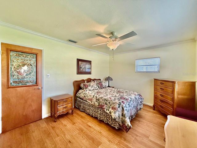 9970 54TH AVENUE N, St Petersburg, FL 33708