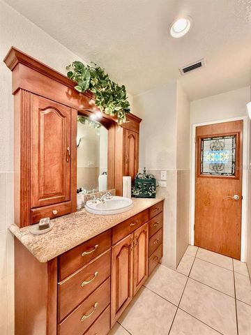 9970 54TH AVENUE N, St Petersburg, FL 33708