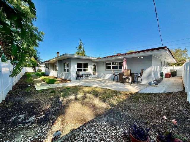 9970 54TH AVENUE N, St Petersburg, FL 33708