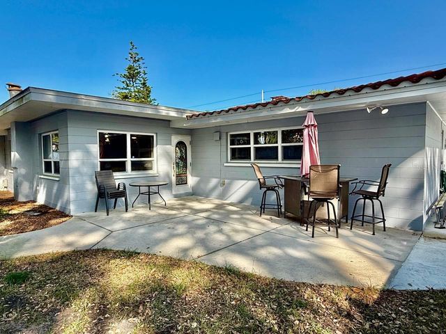 9970 54TH AVENUE N, St Petersburg, FL 33708