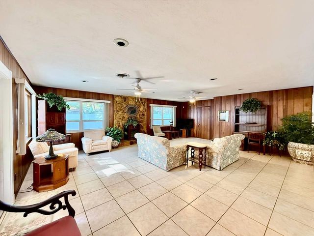 9970 54TH AVENUE N, St Petersburg, FL 33708