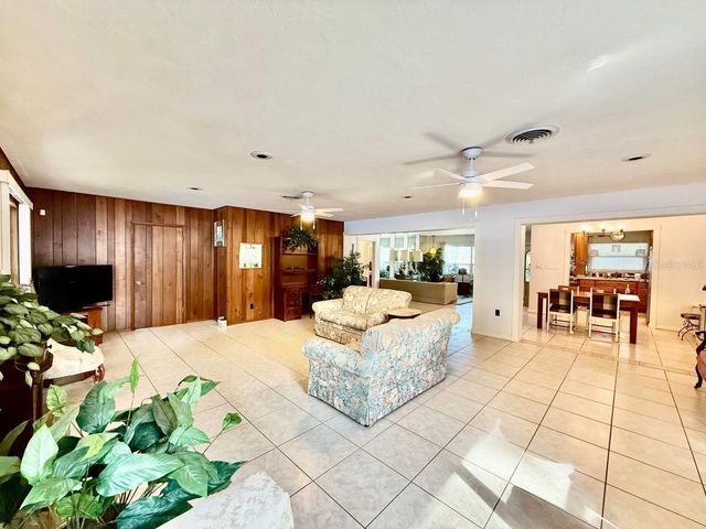 9970 54TH AVENUE N, St Petersburg, FL 33708