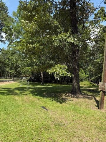 230 Hideout Circle, Livingston, TX 77351