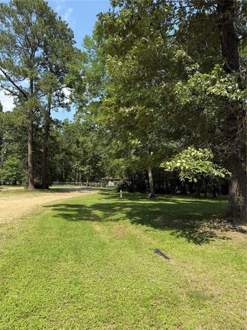 230 Hideout Circle, Livingston, TX 77351