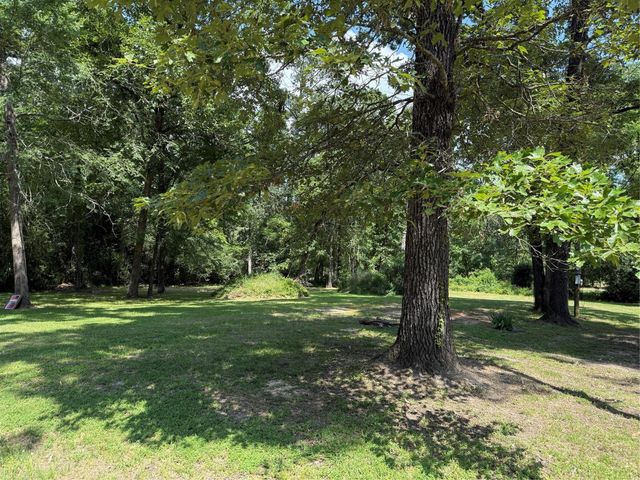 230 Hideout Circle, Livingston, TX 77351