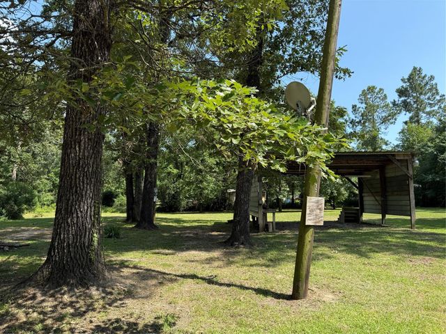 230 Hideout Circle, Livingston, TX 77351