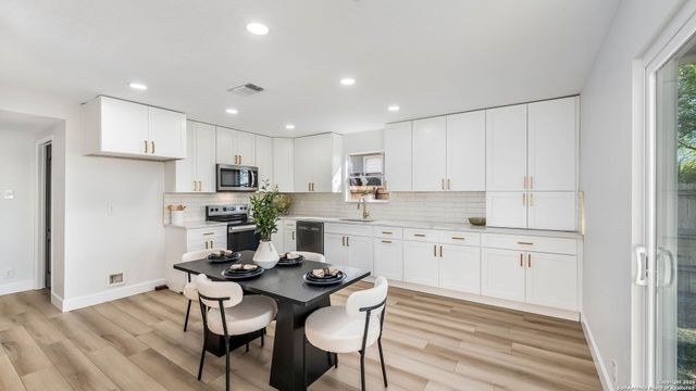 606 San Augustine, New Braunfels, TX 78132