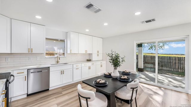 606 San Augustine, New Braunfels, TX 78132