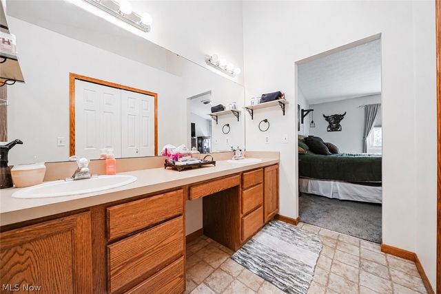 930 Essex Lane, Medina, OH 44256