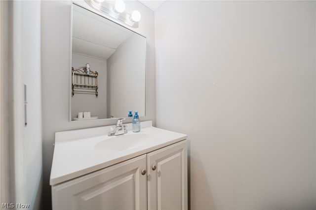 930 Essex Lane, Medina, OH 44256
