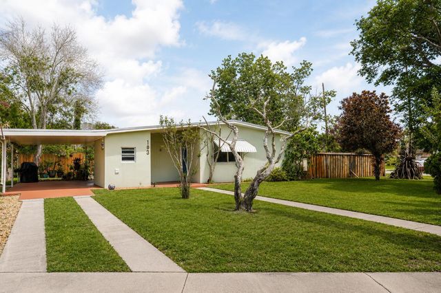 103 SE Bonita Court, Port St. Lucie, FL 34983