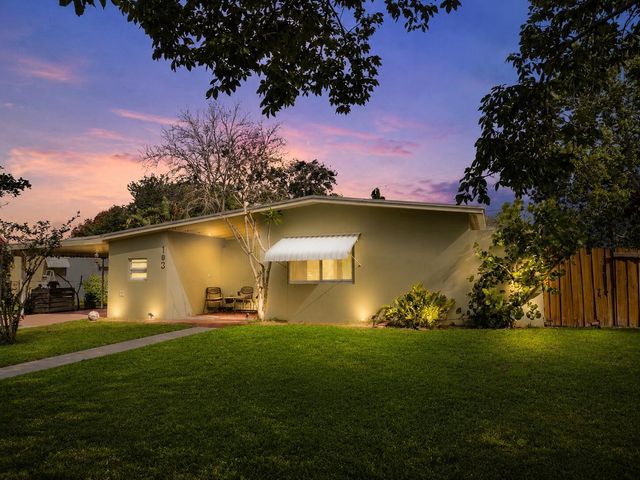103 SE Bonita Court, Port St. Lucie, FL 34983