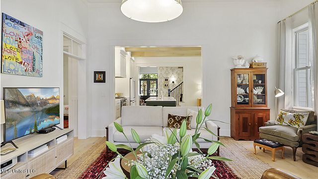 7308 Fountainbleau Road, Ocean Springs, MS 39564