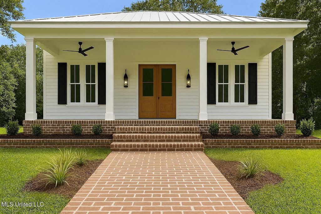 7308 Fountainbleau Road, Ocean Springs, MS 39564