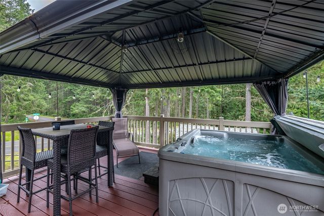 9203 Kootenai Drive, Anderson Island, WA 98303