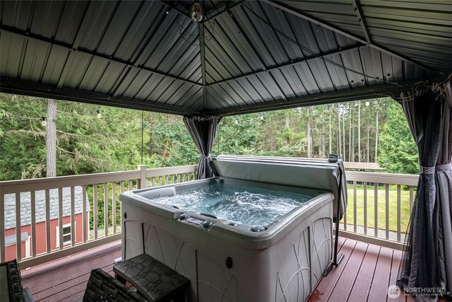 9203 Kootenai Drive, Anderson Island, WA 98303