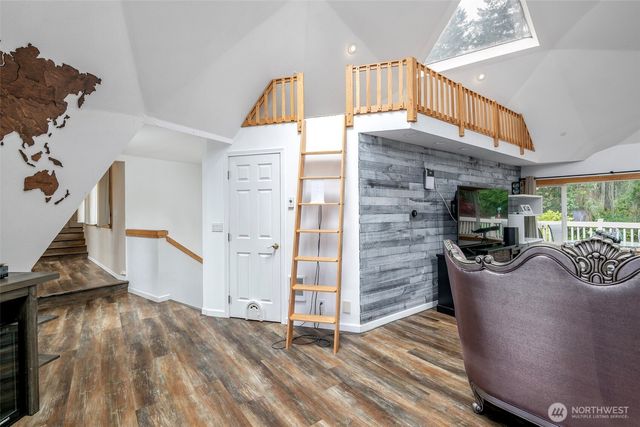 9203 Kootenai Drive, Anderson Island, WA 98303