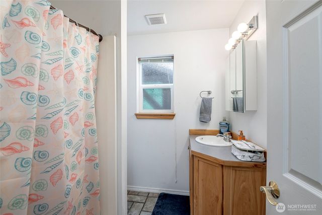9203 Kootenai Drive, Anderson Island, WA 98303