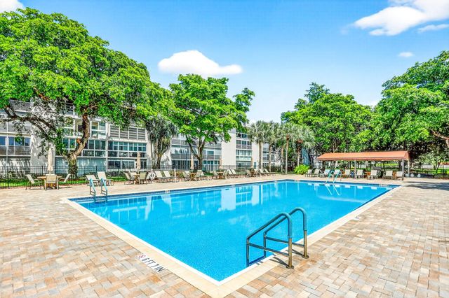 2004 Granada Dr C3, Coconut Creek, FL 33066