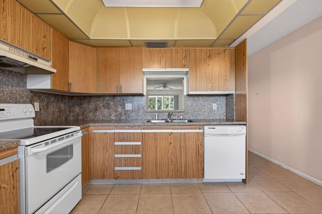 2004 Granada Dr C3, Coconut Creek, FL 33066