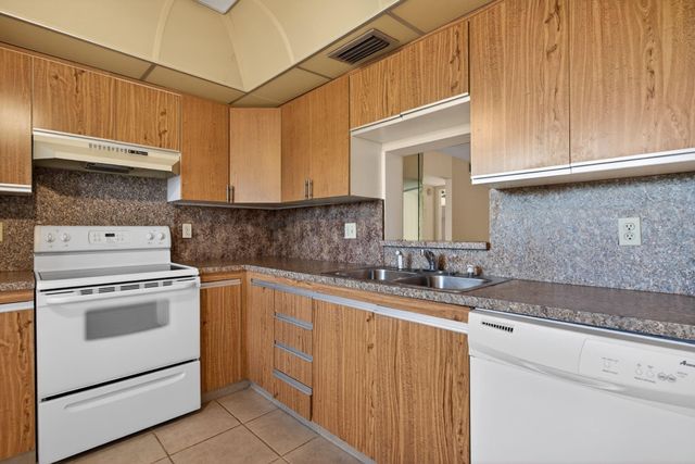 2004 Granada Dr C3, Coconut Creek, FL 33066