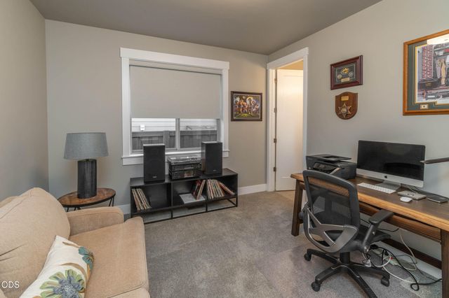 3087 NW Hidden Ridge Drive, Bend, OR 97703