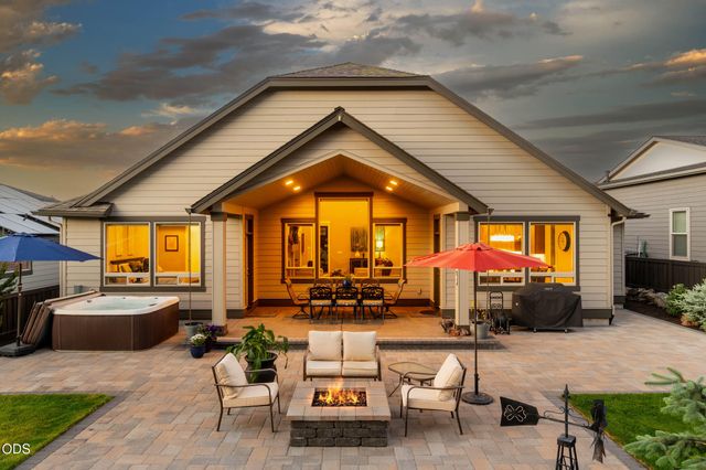 3087 NW Hidden Ridge Drive, Bend, OR 97703