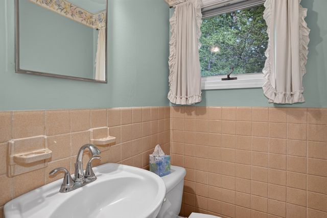 801 Winter St, Holliston, MA 01746